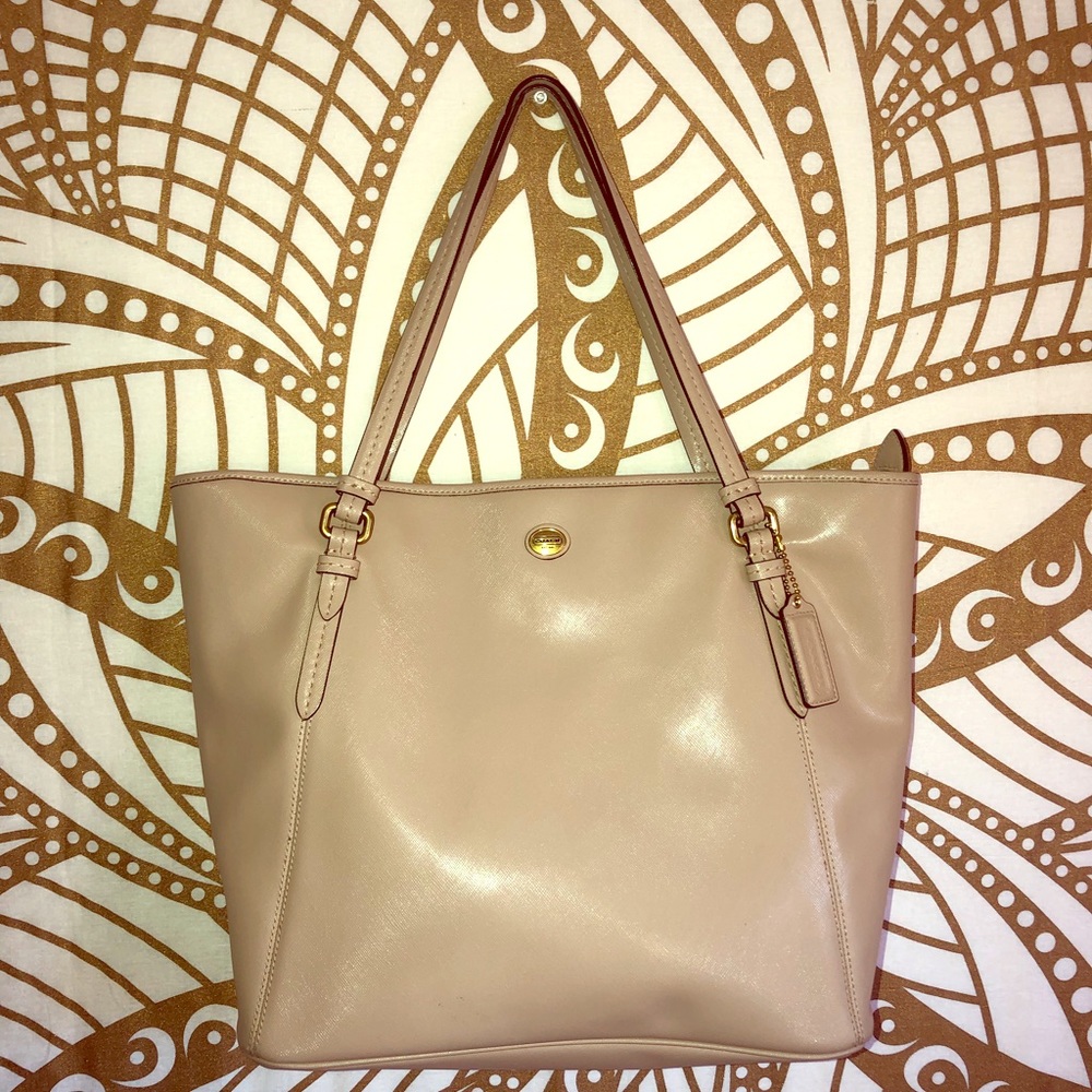 Authentic COACH medium tote